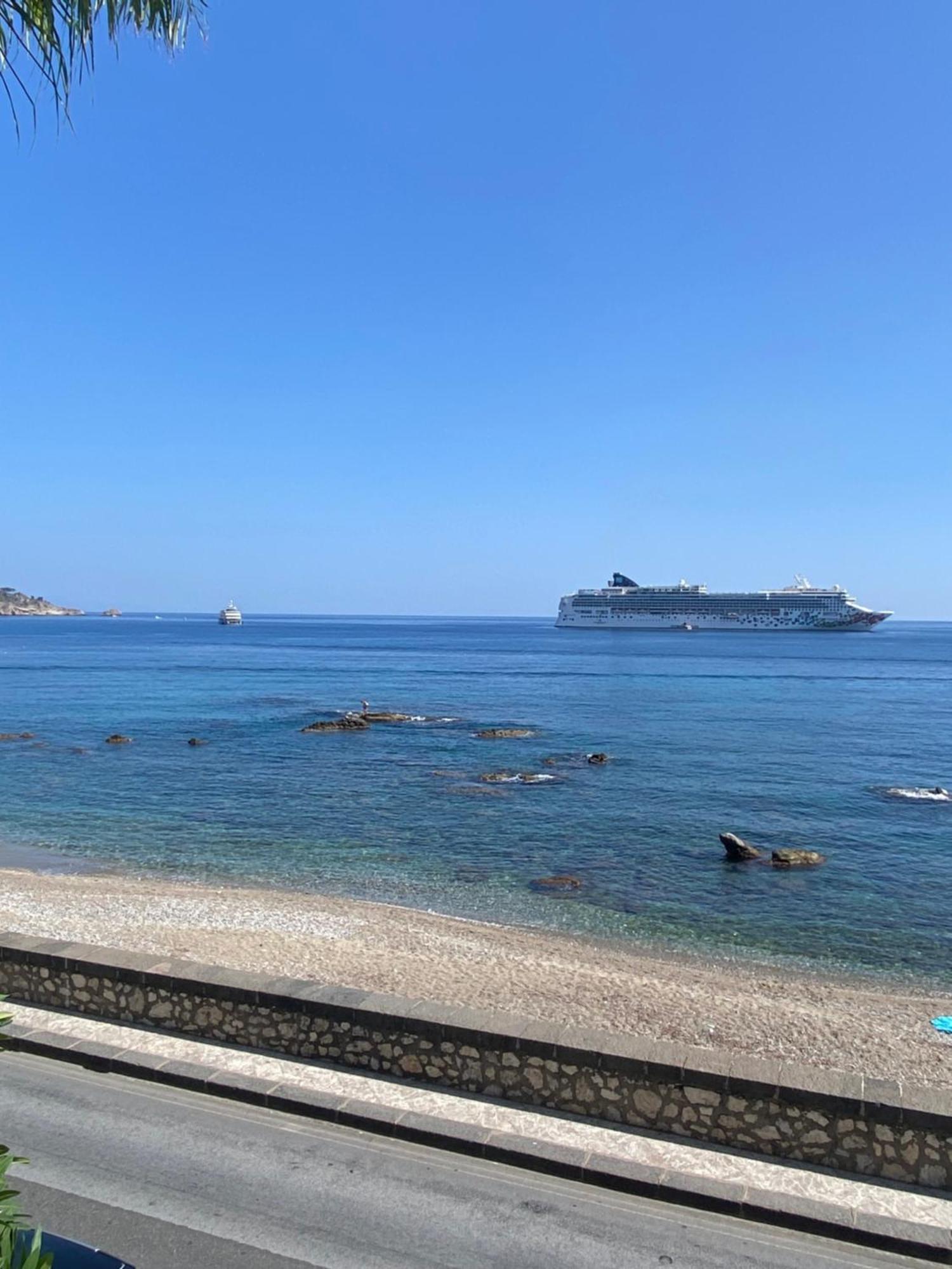 Casa Nicole Fronte Mare Villa Джардини Наксос Екстериор снимка