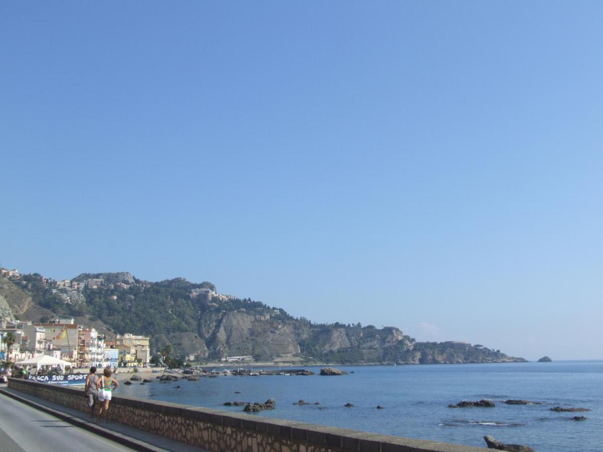 Casa Nicole Fronte Mare Villa Джардини Наксос Екстериор снимка